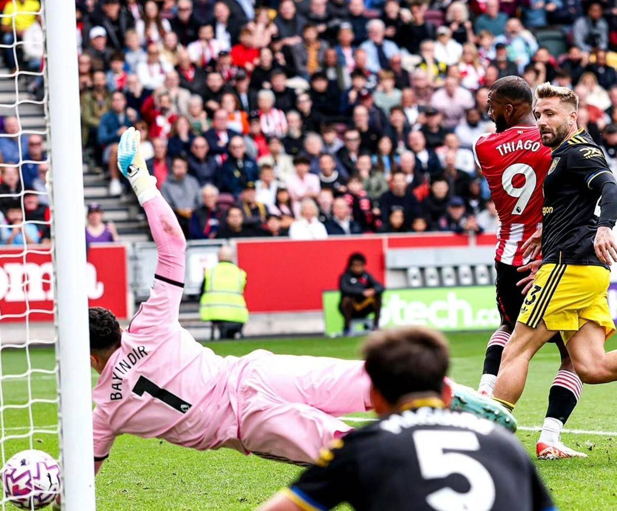 星空体育-英超今晚走向成谜；曼联完成体检；气氛紧张；训练强度明显提升的简单介绍